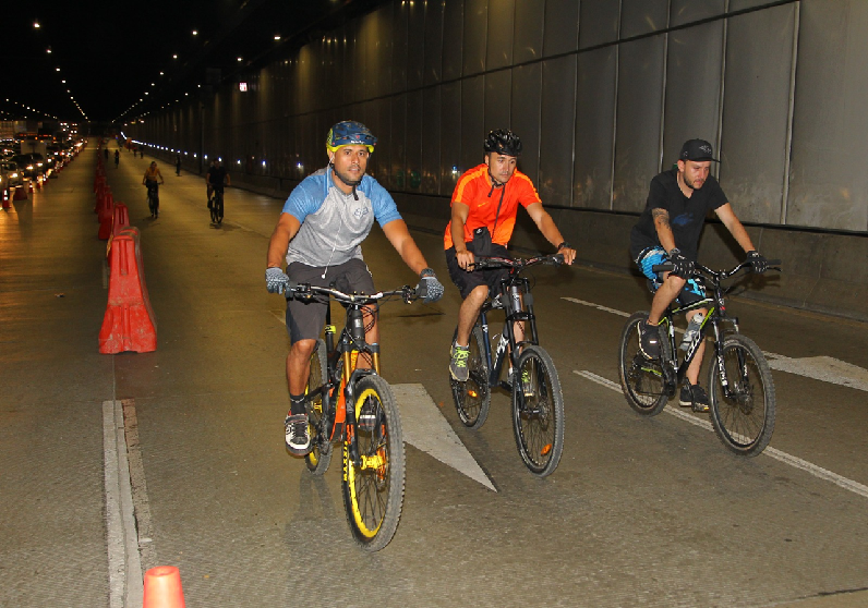 Ciclovía nocturna Medellín